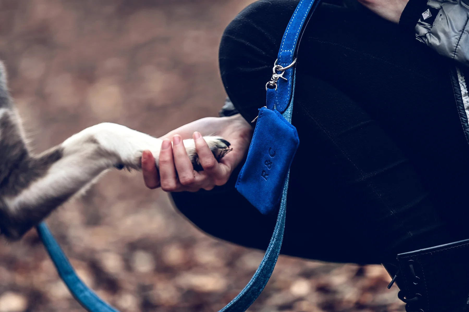 “Rayleigh” Dog Poo Bag Holder – by Ralph & Co