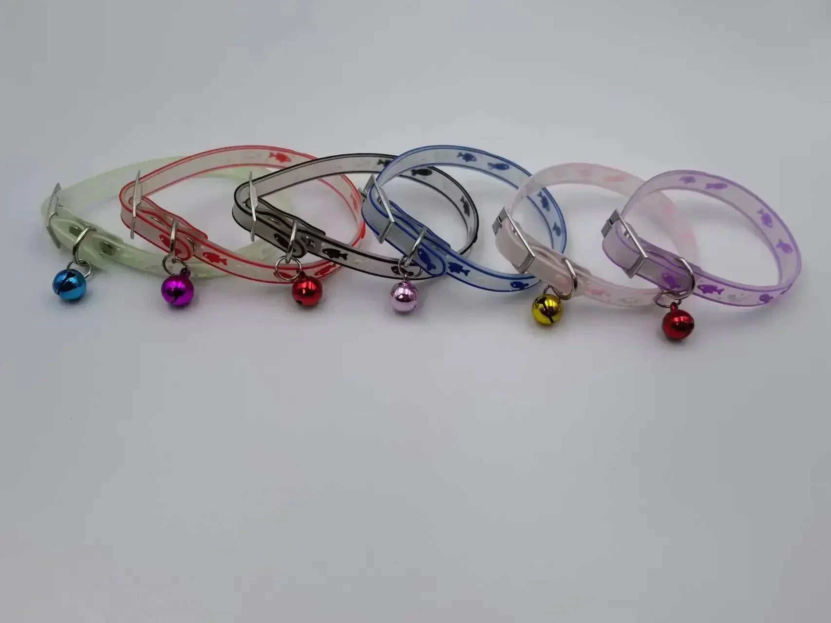 1PC Luminous Cat Necklace Glowing Small Dog Collar Anti-Loss Fluorescent Silicone Bell Collar Neck Ring Pet Cats Accessories - Nestkin Store