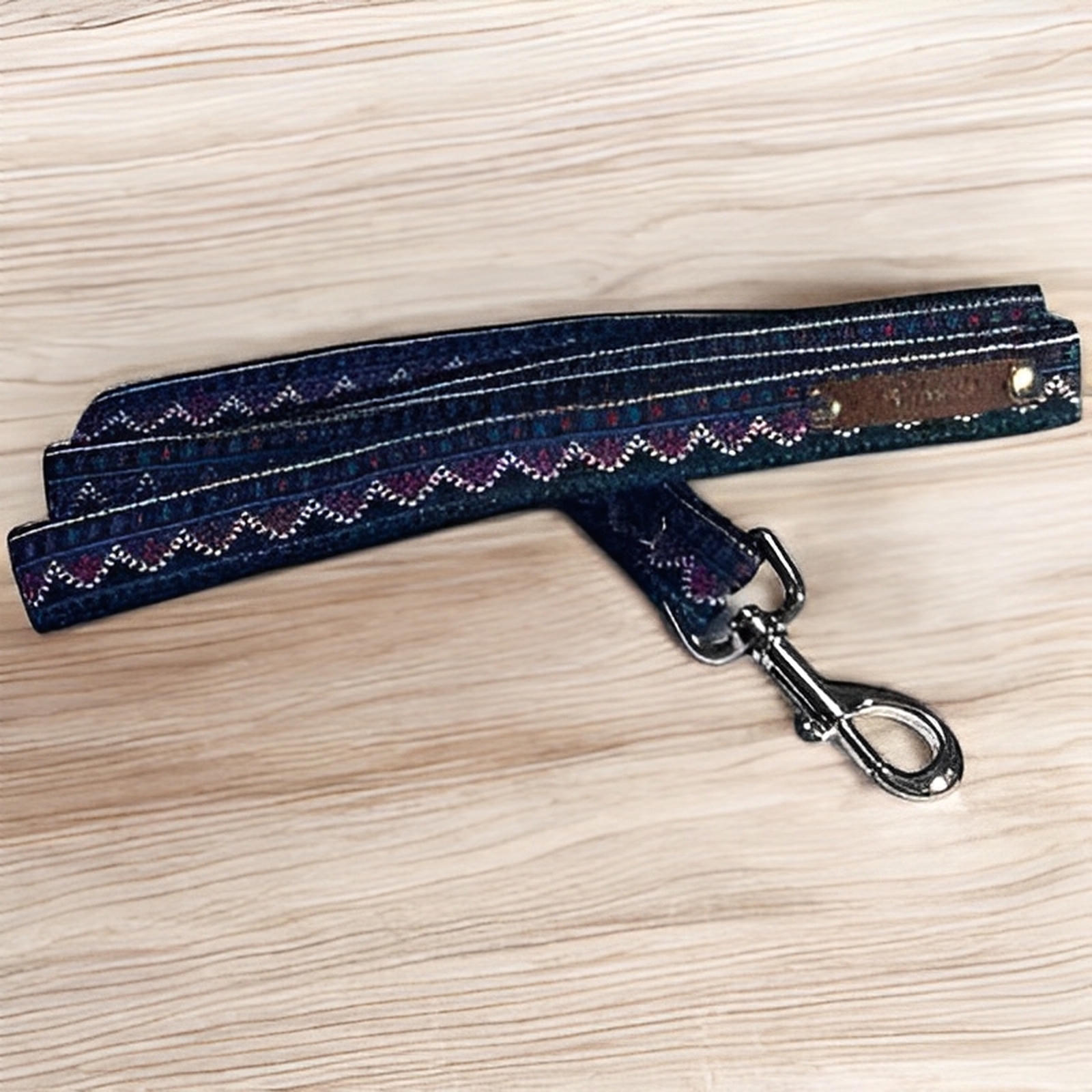 Finnigan's Designer Dog Lead: Stylish & Functional 🐾